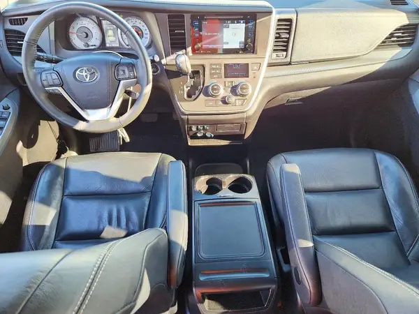 5TDXK3DC4GS750328 2016 TOYOTA SIENNA - Image 8