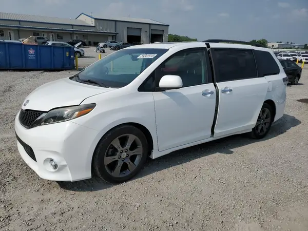 5TDXK3DC4GS750426 2016 TOYOTA SIENNA - Image 1