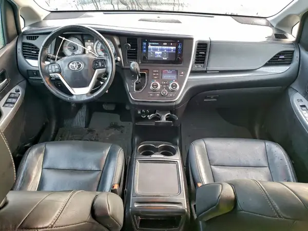 5TDXK3DC4GS759899 2016 TOYOTA SIENNA - Image 8