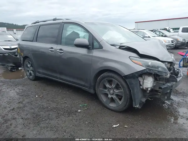 5TDXK3DC5GS732467 2016 TOYOTA SIENNA - Image 1