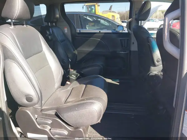 5TDXK3DC5GS739869 2016 TOYOTA SIENNA - Image 8
