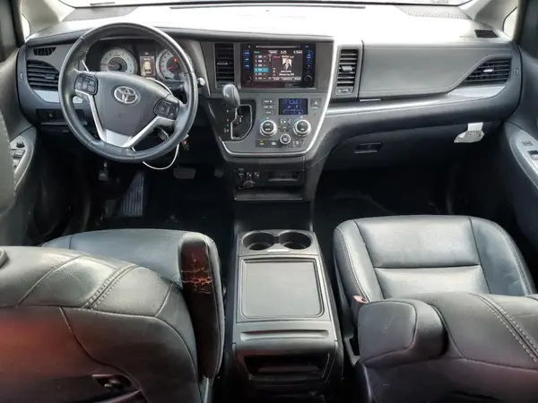5TDXK3DC5GS750872 2016 TOYOTA SIENNA - Image 8