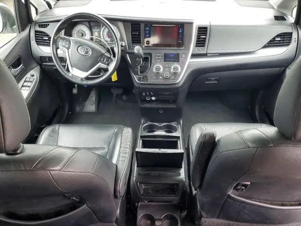 5TDXK3DC5GS760432 2016 TOYOTA SIENNA - Image 8
