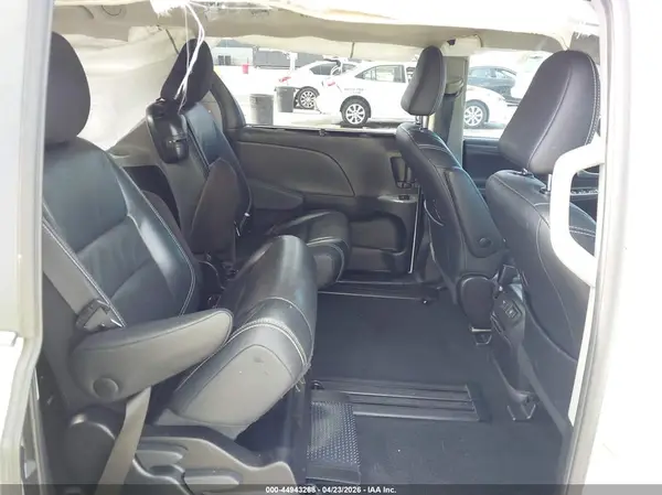 5TDXK3DC6GS725219 2016 TOYOTA SIENNA - Image 8