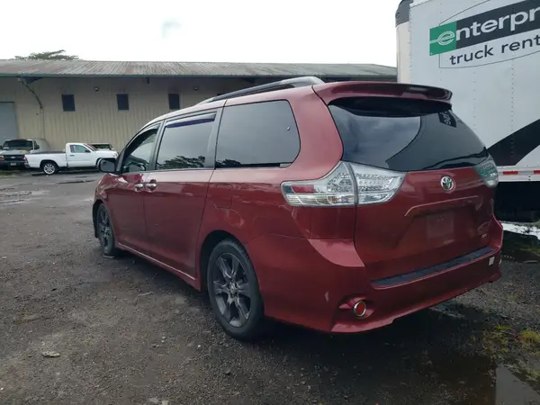 5TDXK3DC6GS737502 2016 TOYOTA SIENNA - Image 2