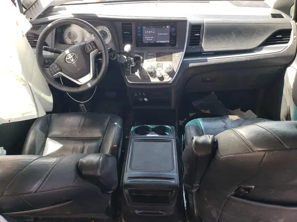 5TDXK3DC6GS749813 2016 TOYOTA SIENNA - Image 8