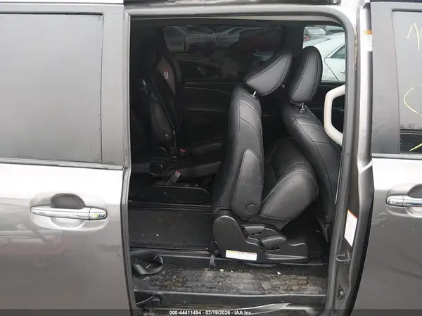 5TDXK3DC7GS691775 2016 TOYOTA SIENNA - Image 8