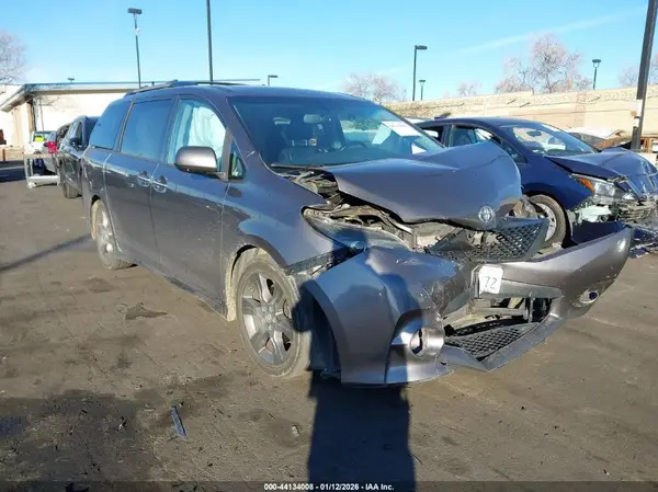 5TDXK3DC7GS717534 2016 TOYOTA SIENNA - Image 1