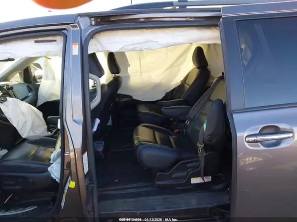 5TDXK3DC7GS717534 2016 TOYOTA SIENNA - Image 8