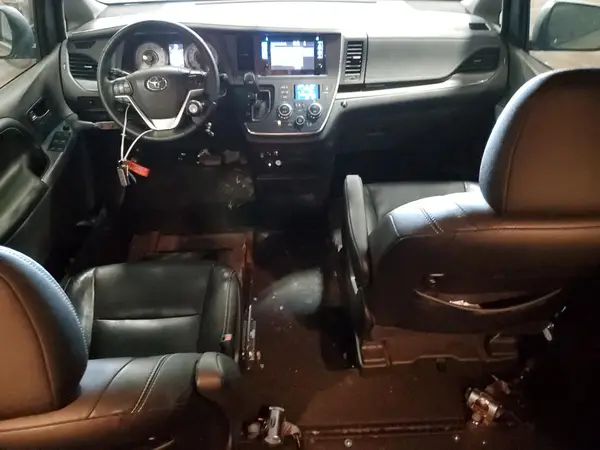 5TDXK3DC7GS739260 2016 TOYOTA SIENNA - Image 8