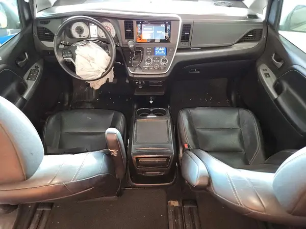 5TDXK3DC7GS743079 2016 TOYOTA SIENNA - Image 8