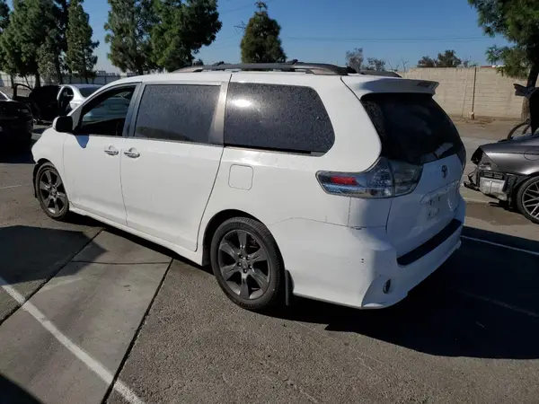5TDXK3DC7GS747164 2016 TOYOTA SIENNA - Image 2