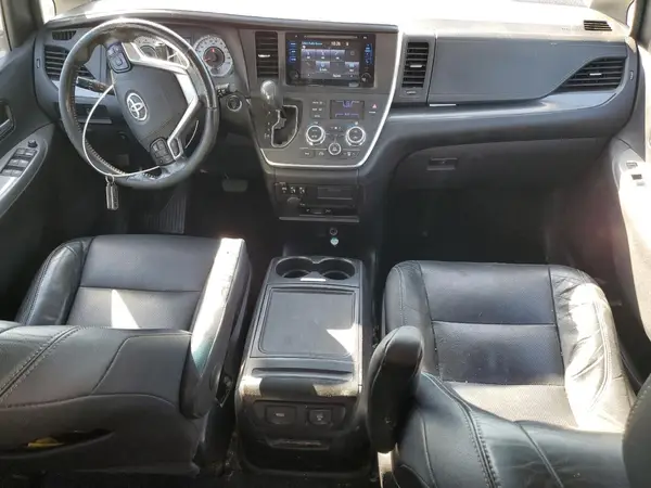 5TDXK3DC7GS747164 2016 TOYOTA SIENNA - Image 8