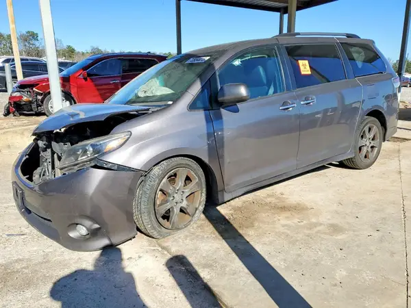 5TDXK3DC7GS763820 2016 TOYOTA SIENNA - Image 1