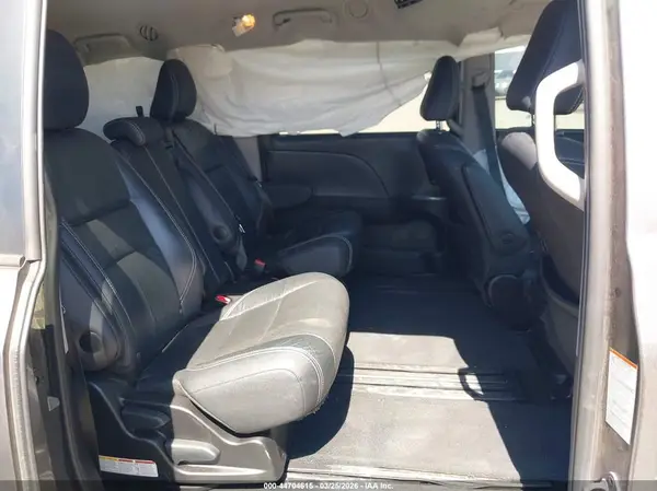 5TDXK3DC8GS700869 2016 TOYOTA SIENNA - Image 8