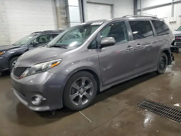5TDXK3DC8GS707465 2016 TOYOTA SIENNA - Image 1