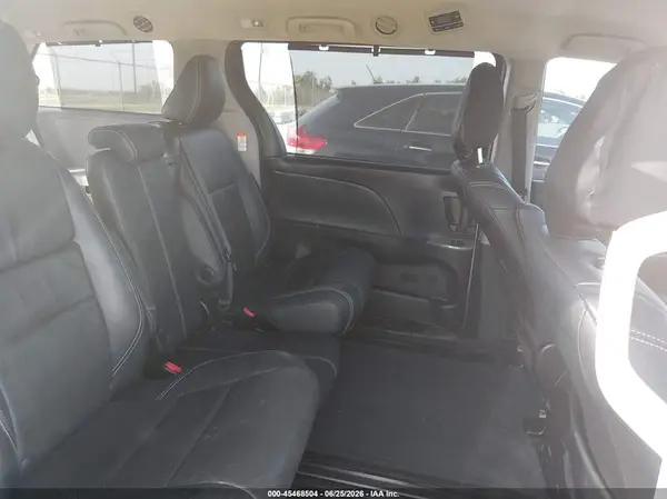 5TDXK3DC8GS714349 2016 TOYOTA SIENNA - Image 8