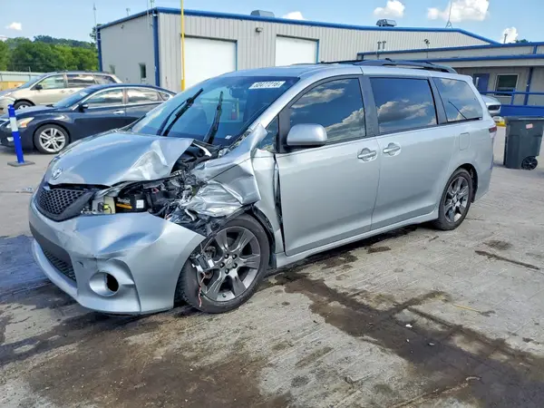 5TDXK3DC8GS719387 2016 TOYOTA SIENNA - Image 1