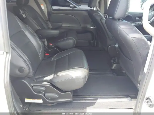 5TDXK3DC8GS720538 2016 TOYOTA SIENNA - Image 8