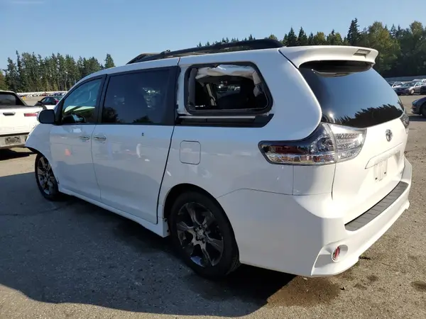 5TDXK3DC8GS734374 2016 TOYOTA SIENNA - Image 2