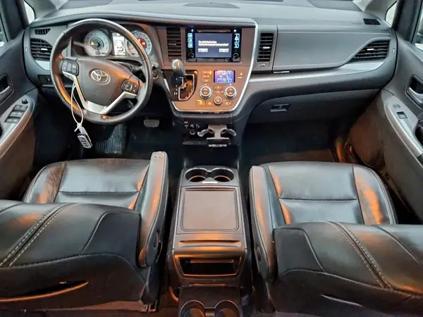5TDXK3DC8GS735346 2016 TOYOTA SIENNA - Image 8