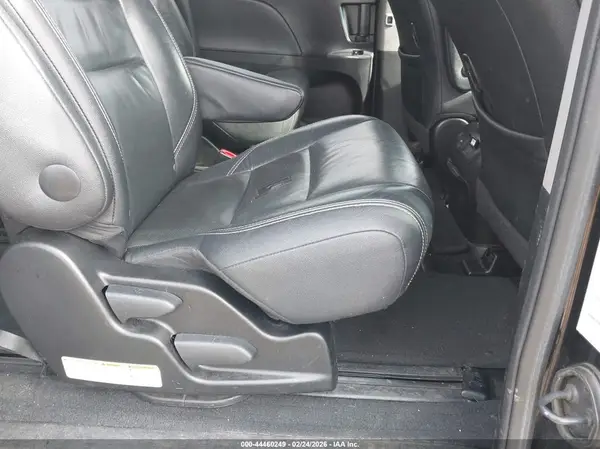5TDXK3DC8GS742281 2016 TOYOTA SIENNA - Image 8