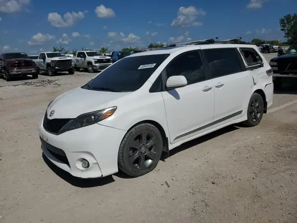 5TDXK3DC8GS762627 2016 TOYOTA SIENNA - Image 1