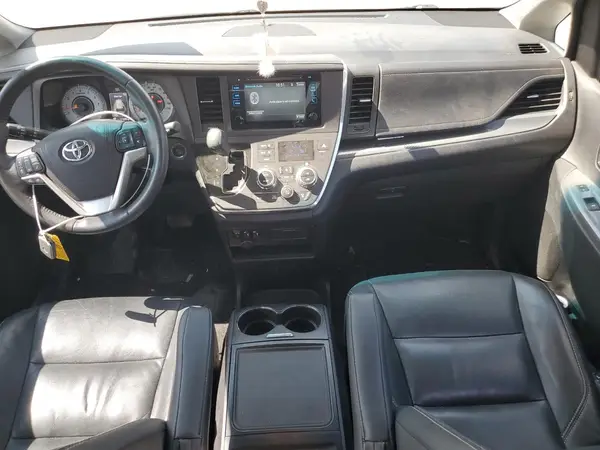 5TDXK3DC8GS762627 2016 TOYOTA SIENNA - Image 8