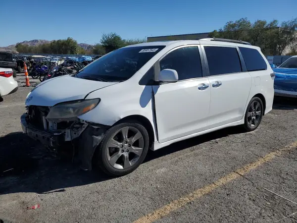 5TDXK3DC9GS722573 2016 TOYOTA SIENNA - Image 1