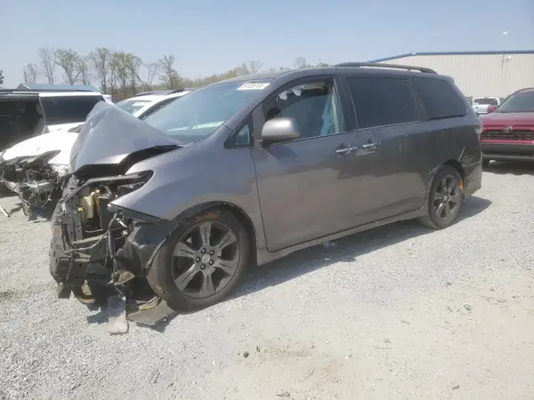 5TDXK3DC9GS724520 2016 TOYOTA SIENNA - Image 1