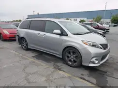 5TDXK3DC9GS726722 2016 TOYOTA SIENNA