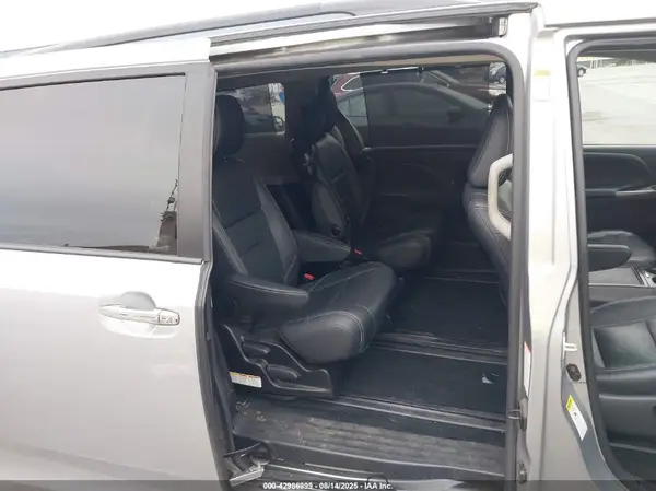 5TDXK3DC9GS726722 2016 TOYOTA SIENNA - Image 8