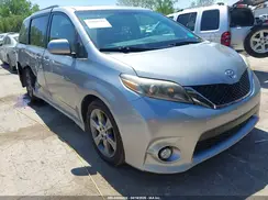 5TDXK3DC9GS749935 2016 TOYOTA SIENNA