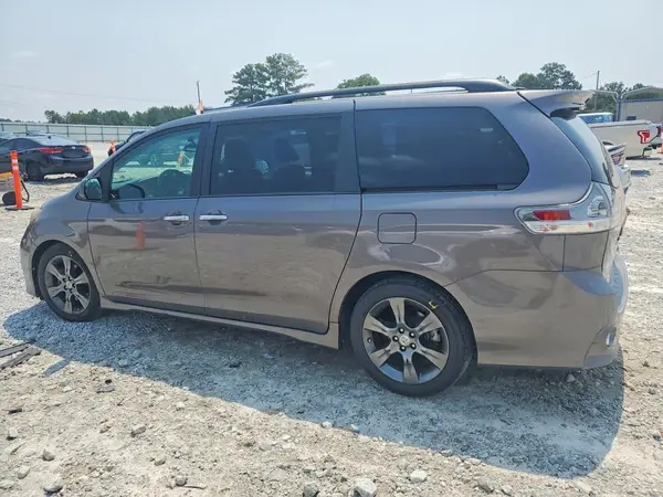 5TDXK3DC9GS752950 2016 TOYOTA SIENNA - Image 2