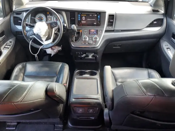 5TDXK3DC9GS755217 2016 TOYOTA SIENNA - Image 8