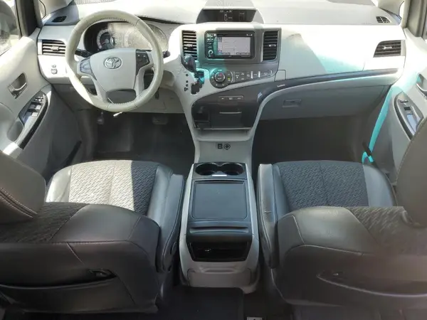 5TDXK3DCXES490627 2021 TOYOTA SIENNA - Image 8