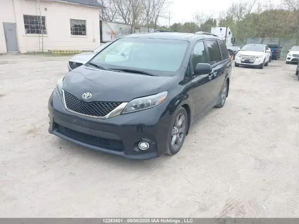 5TDXK3DCXGS690751 2016 TOYOTA SIENNA - Image 2