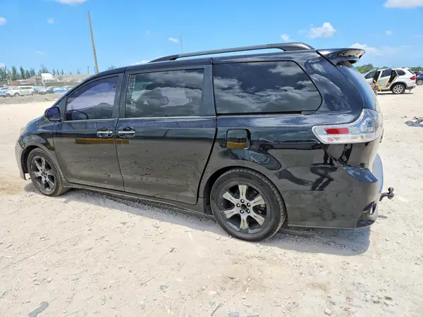 5TDXK3DCXGS698168 2016 TOYOTA SIENNA - Image 2