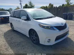 5TDXK3DCXGS700517 2016 TOYOTA SIENNA