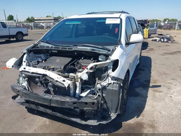 5TDXK3DCXGS710898 2016 TOYOTA SIENNA - Image 2