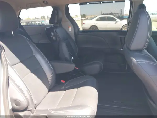5TDXK3DCXGS710898 2016 TOYOTA SIENNA - Image 8