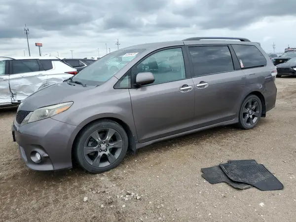 5TDXK3DCXGS732187 2016 TOYOTA SIENNA - Image 1