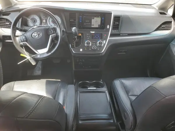 5TDXK3DCXGS739740 2016 TOYOTA SIENNA - Image 8