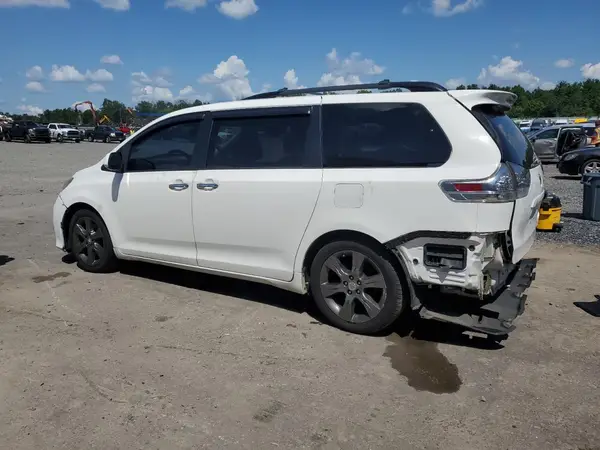 5TDXK3DCXGS752276 2016 TOYOTA SIENNA - Image 2