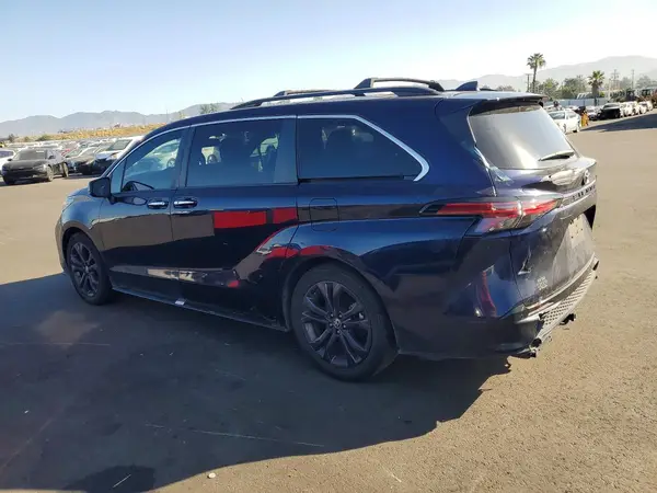 5TDXRKEC0NS090659 2022 TOYOTA SIENNA - Image 2