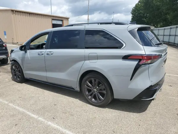 5TDXRKEC0PS142469 2023 TOYOTA SIENNA - Image 2