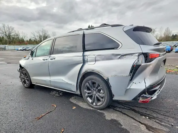 5TDXRKEC0PS170434 2023 TOYOTA SIENNA - Image 2