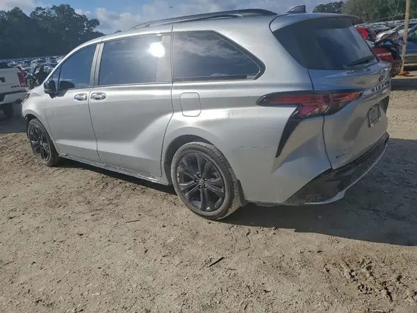 5TDXRKEC0SS228356 2025 TOYOTA SIENNA - Image 2