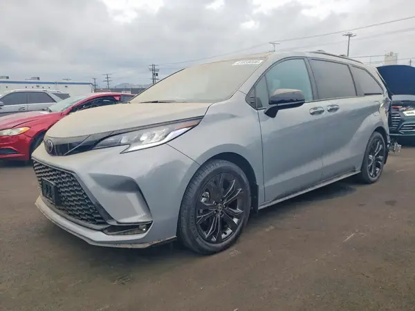 5TDXRKEC0TS296531 2026 TOYOTA SIENNA - Image 1