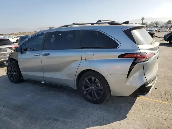 5TDXRKEC1MS039704 2021 TOYOTA SIENNA - Image 2